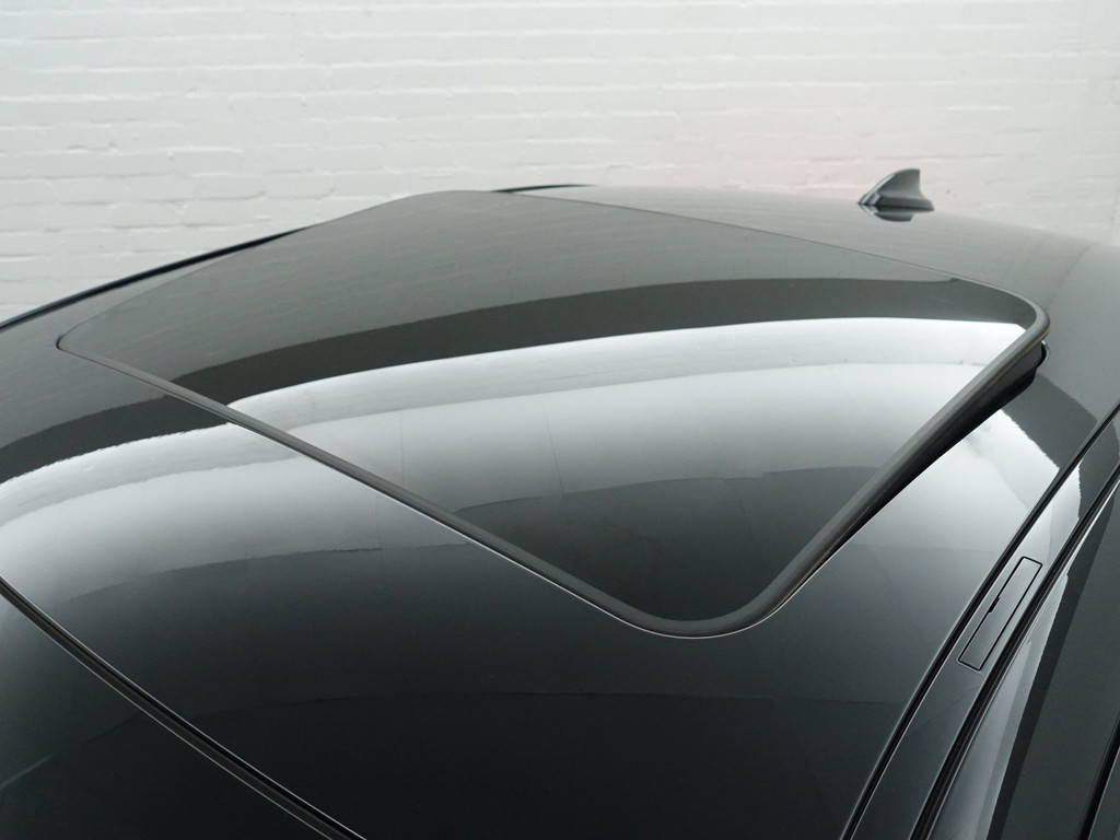 
BMW 3-serie 320e M Performance Aut- Schuifdak, CarPlay, Sfeerverlichting, Standkachel, Xenon Led, Park Assist vol									