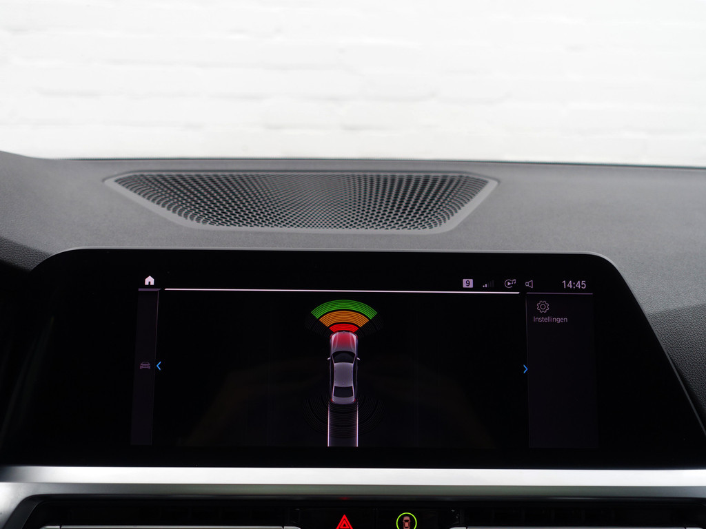 
BMW 3-serie 320e M Performance Aut- Schuifdak, CarPlay, Sfeerverlichting, Standkachel, Xenon Led, Park Assist vol									