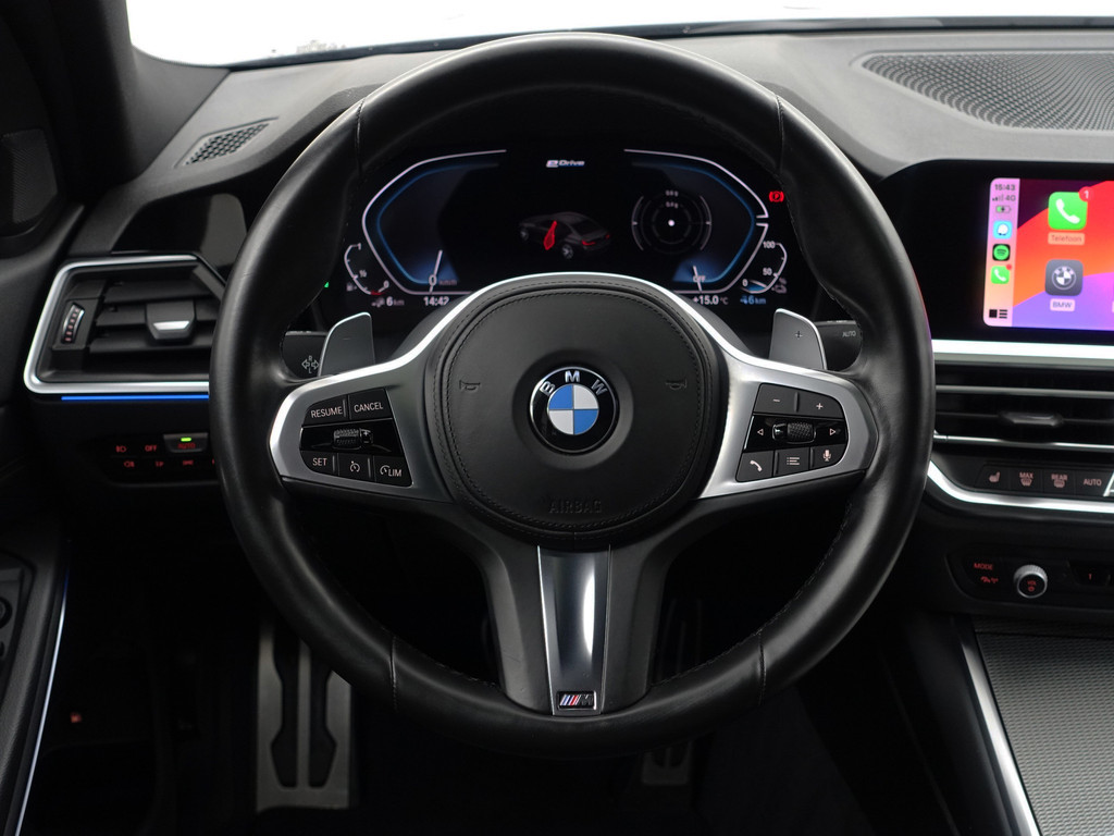 
BMW 3-serie 320e M Performance Aut- Schuifdak, CarPlay, Sfeerverlichting, Standkachel, Xenon Led, Park Assist vol									