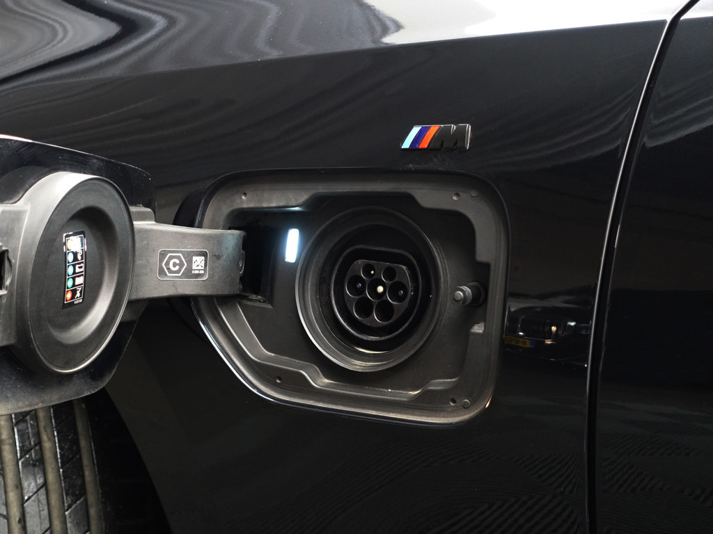 
BMW 3-serie 320e M Performance Aut- Schuifdak, CarPlay, Sfeerverlichting, Standkachel, Xenon Led, Park Assist vol									