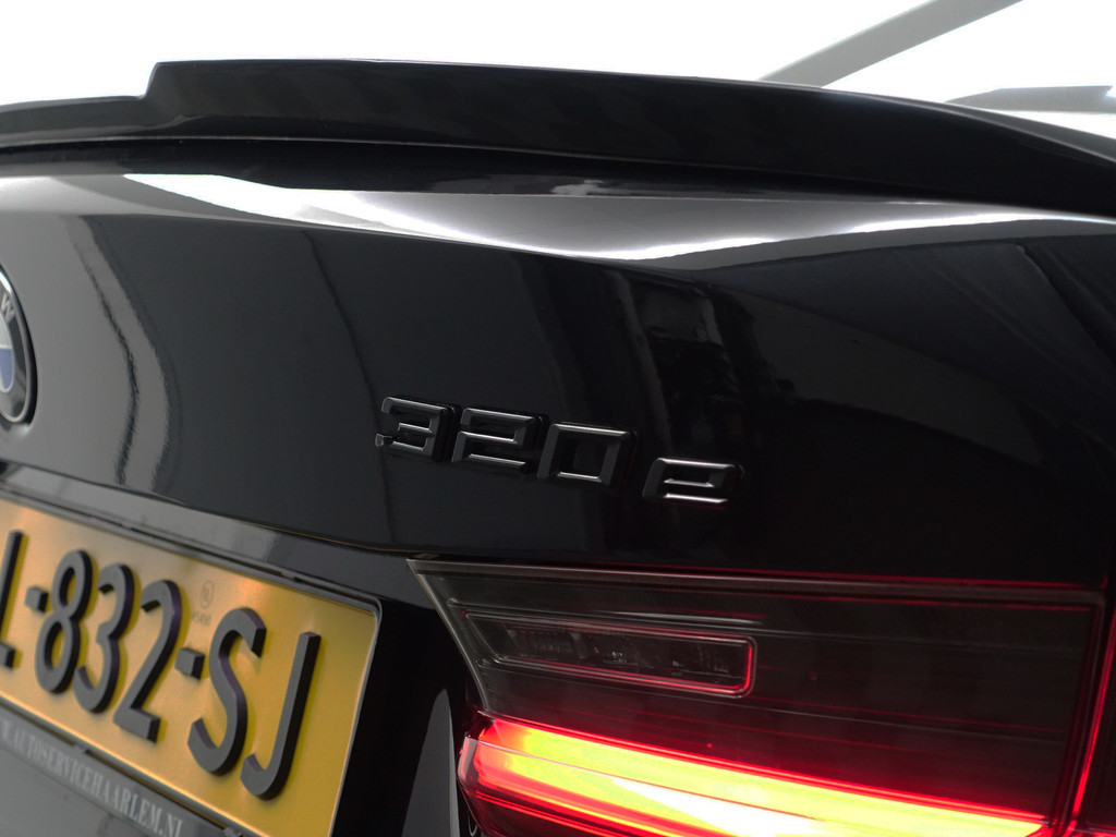 
BMW 3-serie 320e M Performance Aut- Schuifdak, CarPlay, Sfeerverlichting, Standkachel, Xenon Led, Park Assist vol									