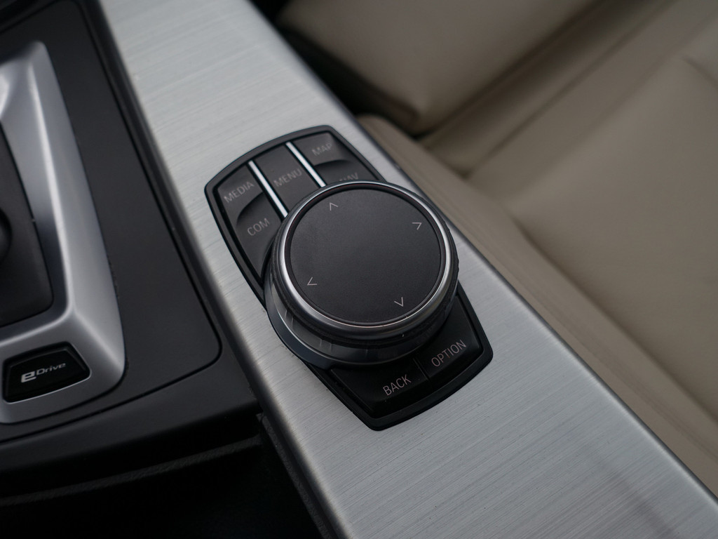 
BMW 3-serie 330e M Performance Aut- Schuifdak, Harman Kardon, Head Up, Lane Assist, 360 Camera, Sfeerverlichting, Xenon Led vol									