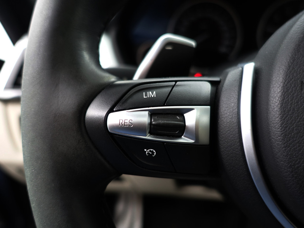 
BMW 3-serie 330e M Performance Aut- Schuifdak, Harman Kardon, Head Up, Lane Assist, 360 Camera, Sfeerverlichting, Xenon Led vol									