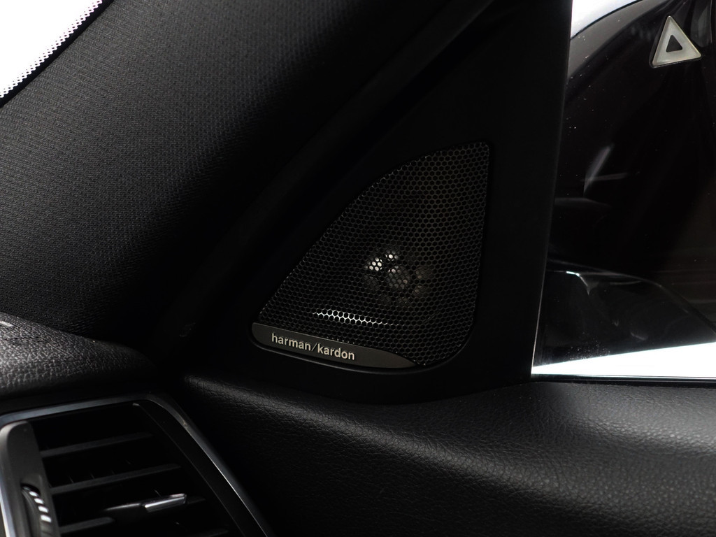 
BMW 3-serie 330e M Performance Aut- Schuifdak, Harman Kardon, Head Up, Lane Assist, 360 Camera, Sfeerverlichting, Xenon Led vol									