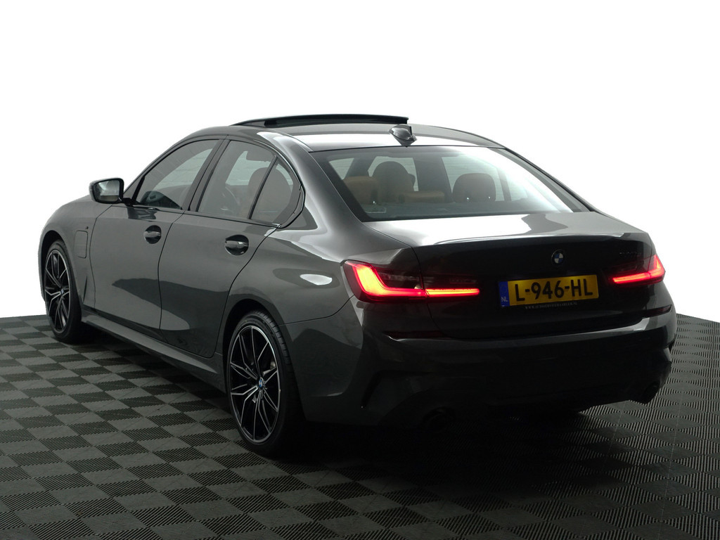 
BMW 3-serie 330e M Sport Aut- Schuifdak, Harman Kardon, Head Up, Sfeerverlichting, 360 Camera, Carplay vol									