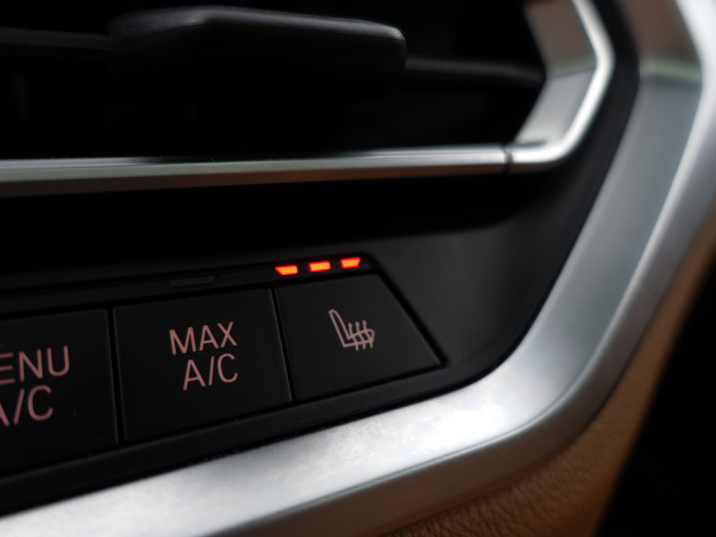 
BMW 3-serie 330e M Sport Aut- Schuifdak, Harman Kardon, Head Up, Sfeerverlichting, 360 Camera, Carplay vol									