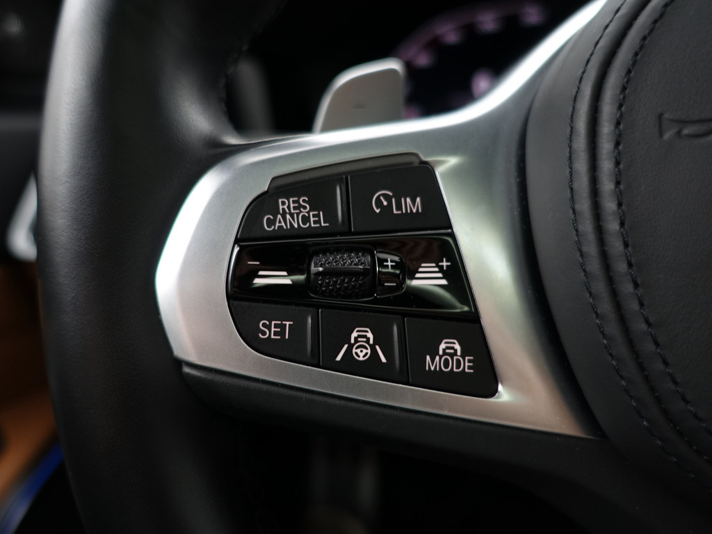 
BMW 3-serie 330e M Sport Aut- Schuifdak, Harman Kardon, Head Up, Sfeerverlichting, 360 Camera, Carplay vol									