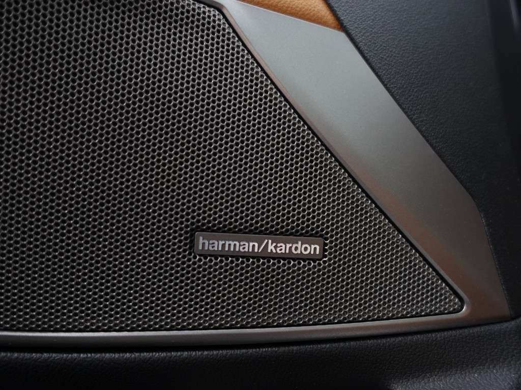 
BMW 3-serie 330e M Sport Aut- Schuifdak, Harman Kardon, Head Up, Sfeerverlichting, 360 Camera, Carplay vol									