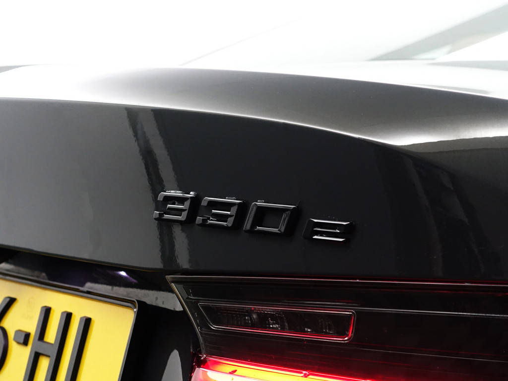 
BMW 3-serie 330e M Sport Aut- Schuifdak, Harman Kardon, Head Up, Sfeerverlichting, 360 Camera, Carplay vol									
