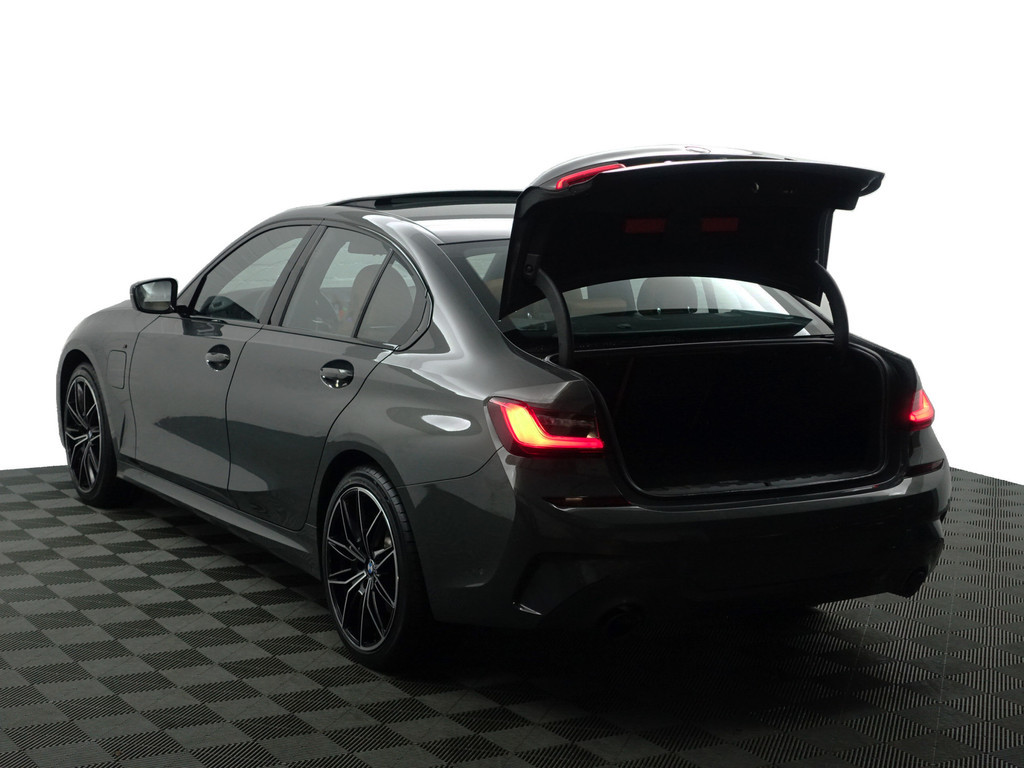 
BMW 3-serie 330e M Sport Aut- Schuifdak, Harman Kardon, Head Up, Sfeerverlichting, 360 Camera, Carplay vol									