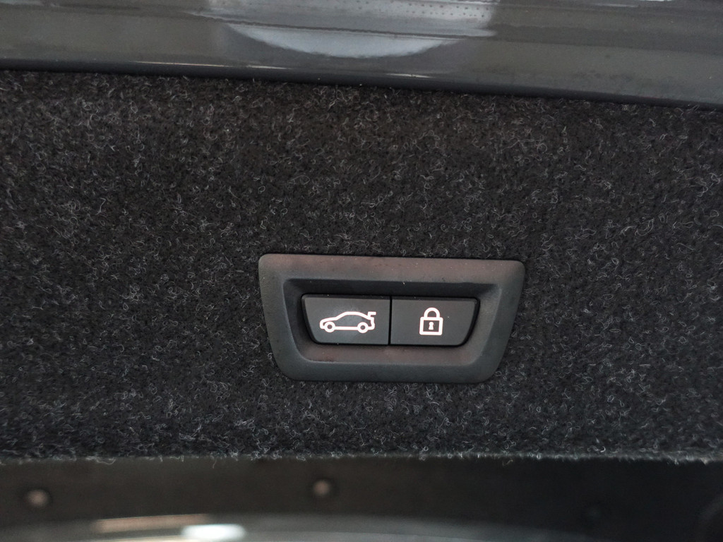 
BMW 3-serie 330e M Sport Aut- Schuifdak, Harman Kardon, Head Up, Sfeerverlichting, 360 Camera, Carplay vol									