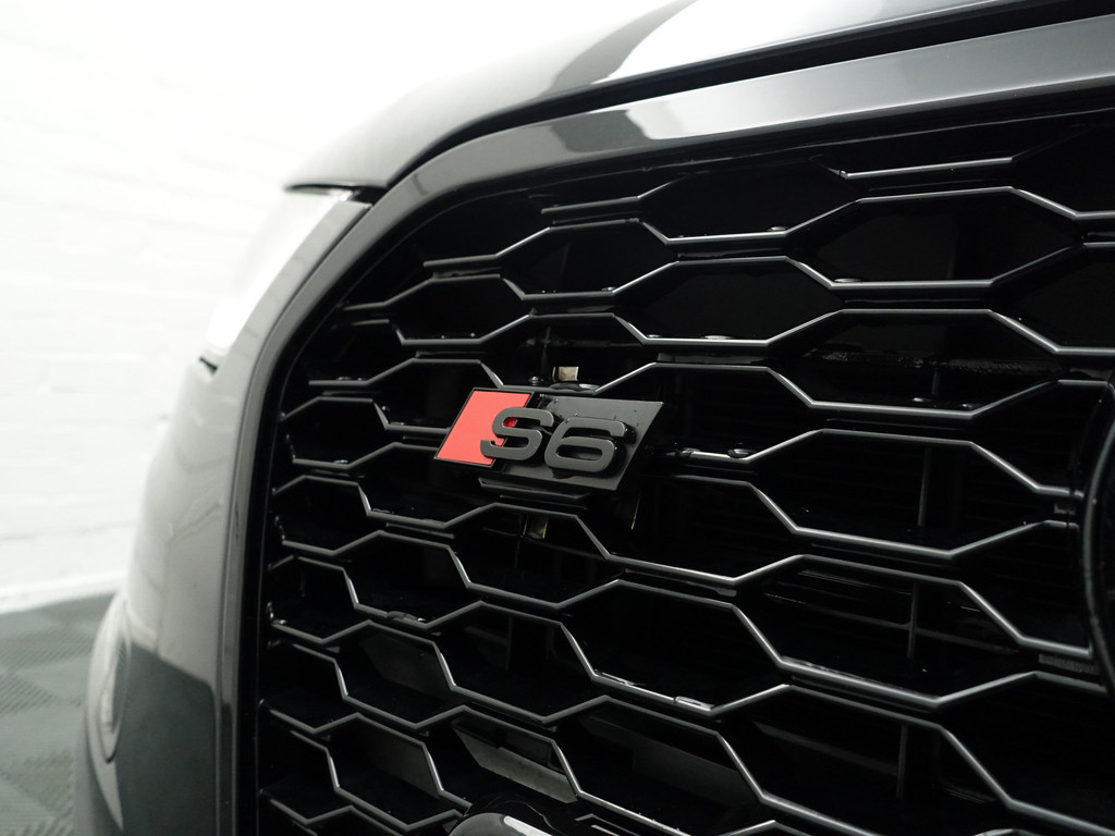 
Audi S6 Avant 4.0 TFSI Performance Quattro Pro Line Plus- Ceramic remmen, Carbon, Design Interieur, Head Up, Xenon Led, Memory vol									