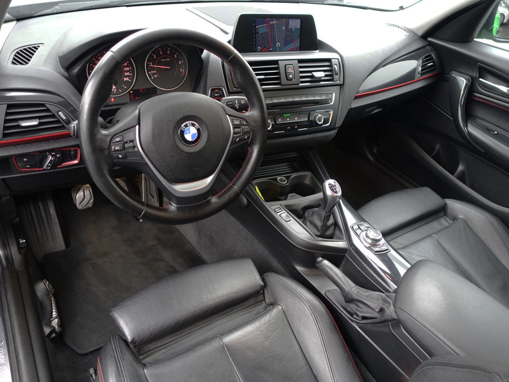 
BMW 1-serie 118i M Sport- Schuifdak, Xenon Led, Leder Sport Interieur, Carbon Pakket, Park Assist vol									