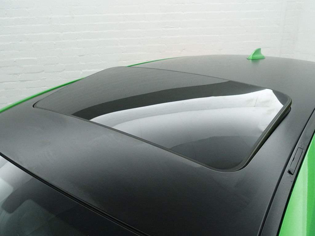 
BMW 1-serie 118i M Sport- Schuifdak, Xenon Led, Leder Sport Interieur, Carbon Pakket, Park Assist vol									