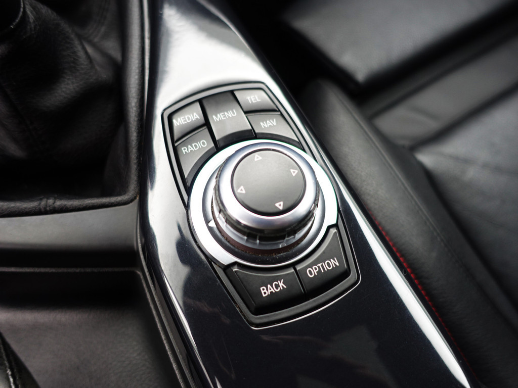 
BMW 1-serie 118i M Sport- Schuifdak, Xenon Led, Leder Sport Interieur, Carbon Pakket, Park Assist vol									