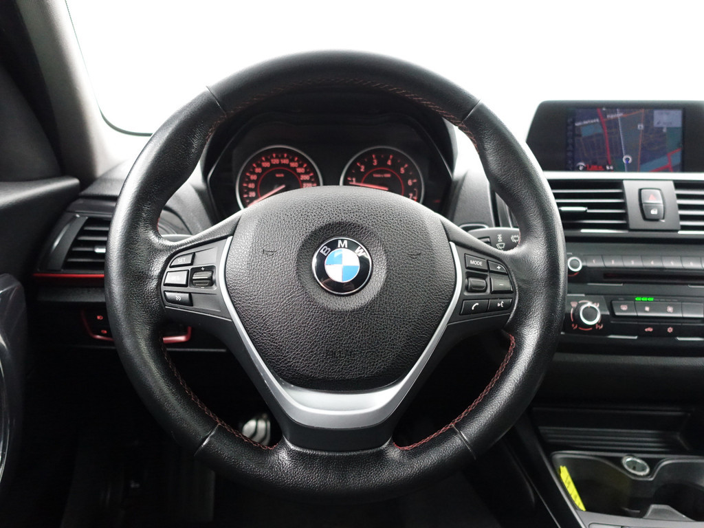 
BMW 1-serie 118i M Sport- Schuifdak, Xenon Led, Leder Sport Interieur, Carbon Pakket, Park Assist vol									