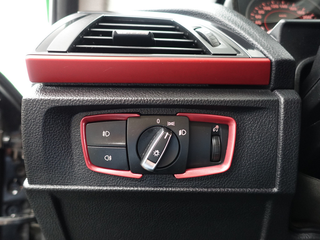 
BMW 1-serie 118i M Sport- Schuifdak, Xenon Led, Leder Sport Interieur, Carbon Pakket, Park Assist vol									