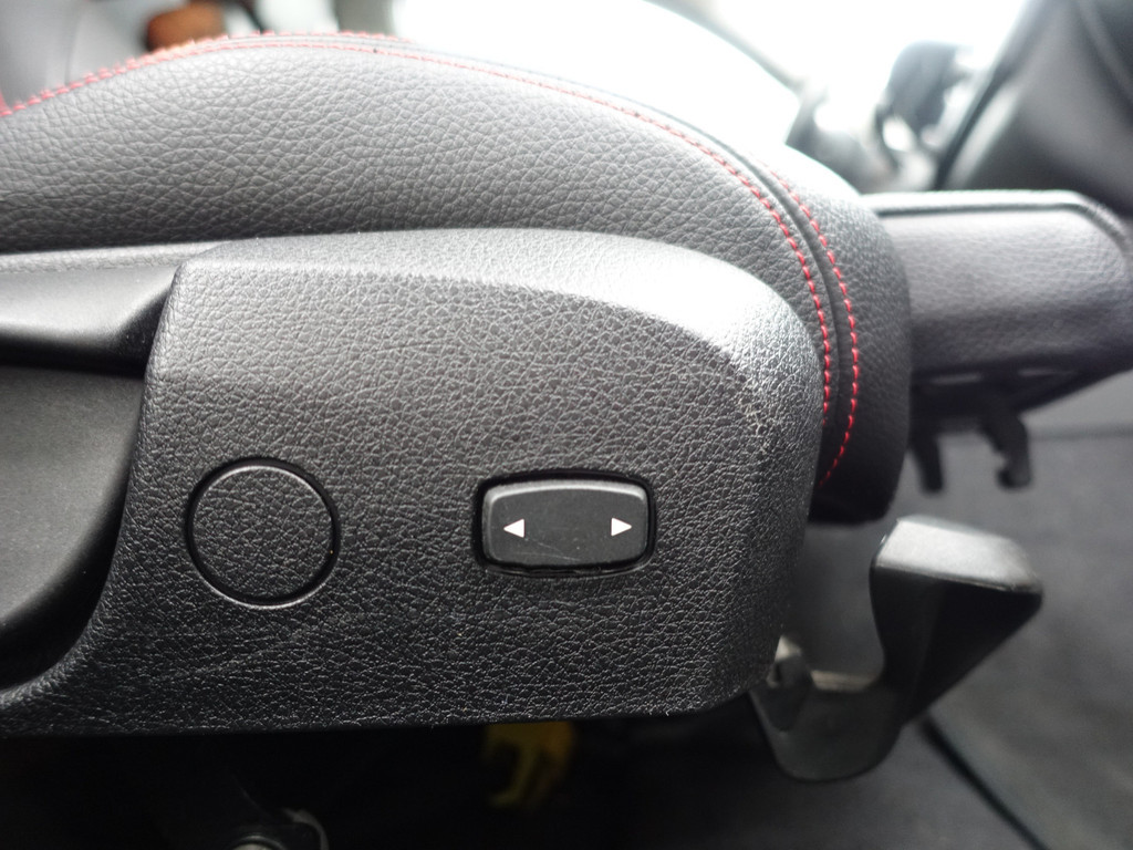 
BMW 1-serie 118i M Sport- Schuifdak, Xenon Led, Leder Sport Interieur, Carbon Pakket, Park Assist vol									