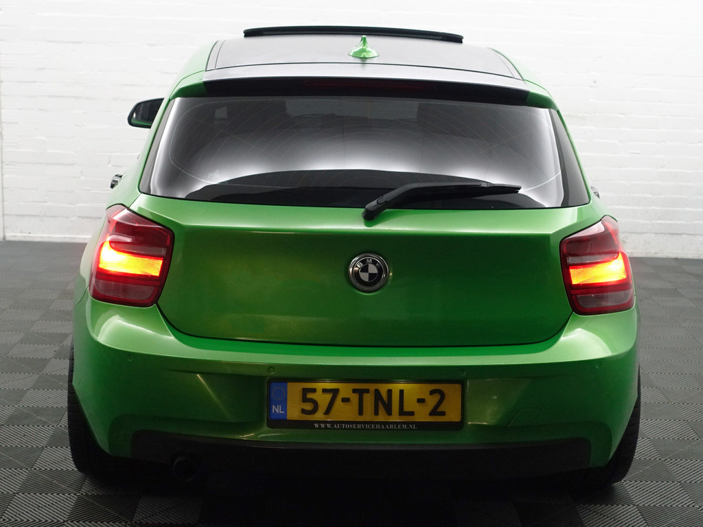 
BMW 1-serie 118i M Sport- Schuifdak, Xenon Led, Leder Sport Interieur, Carbon Pakket, Park Assist vol									