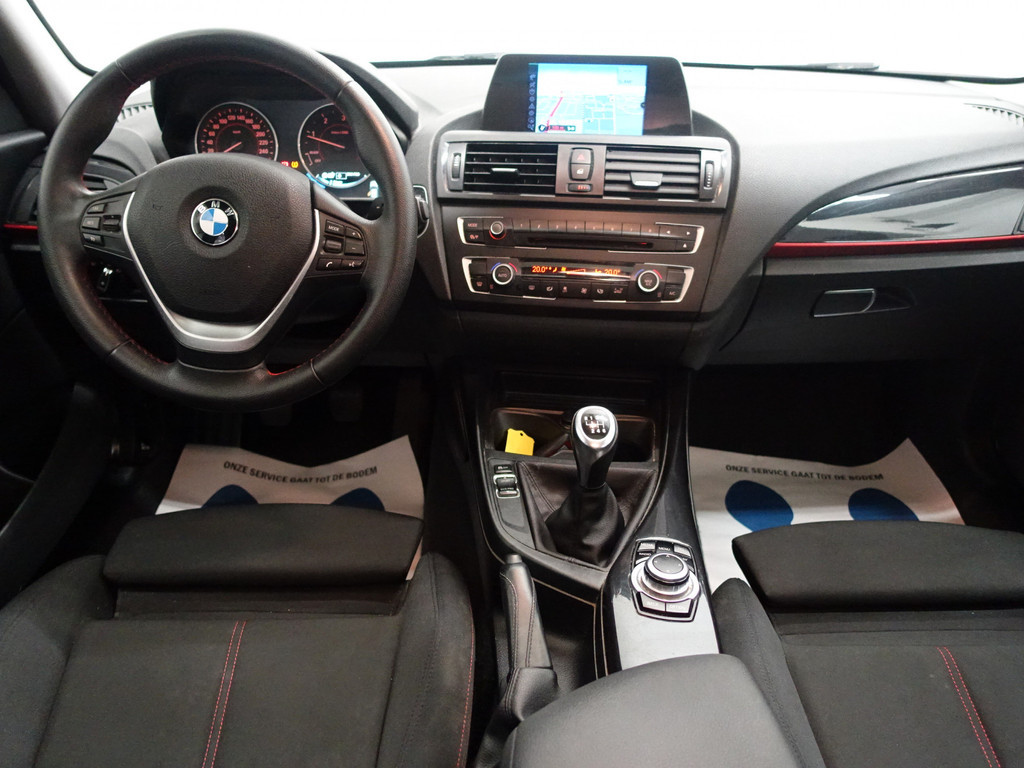 
								BMW 1-serie 116D High Executive Sport- Schuifdak, Navi, Xenon, Sport Interieur, LMV vol									