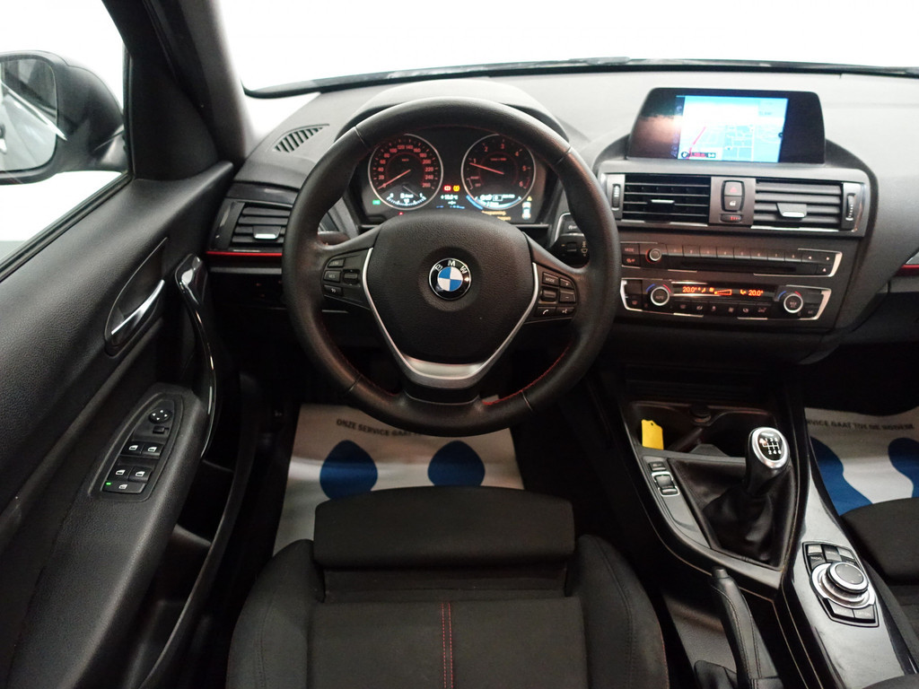 
								BMW 1-serie 116D High Executive Sport- Schuifdak, Navi, Xenon, Sport Interieur, LMV vol									