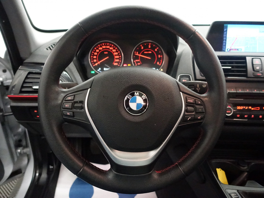 
								BMW 1-serie 116D High Executive Sport- Schuifdak, Navi, Xenon, Sport Interieur, LMV vol									