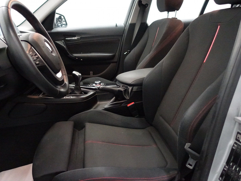 
								BMW 1-serie 116D High Executive Sport- Schuifdak, Navi, Xenon, Sport Interieur, LMV vol									