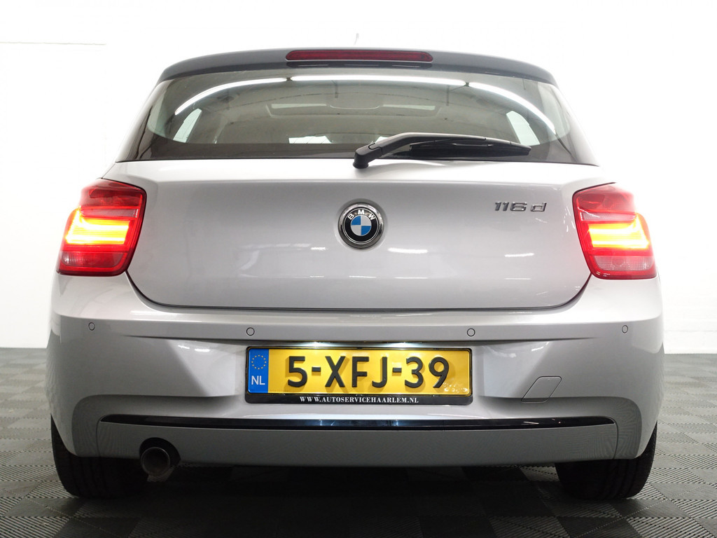 
								BMW 1-serie 116D High Executive Sport- Schuifdak, Navi, Xenon, Sport Interieur, LMV vol									