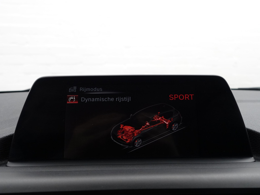 
BMW 1-serie 116d High Executive Aut- NAP 60 DKM, Navi, Led, Clima, Cruise, Dynamic Select, Keyless vol									