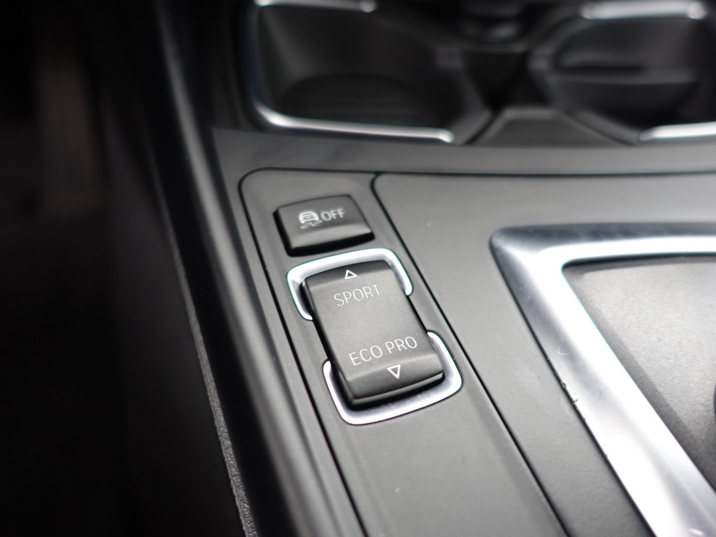 
BMW 1-serie 116d High Executive Aut- NAP 60 DKM, Navi, Led, Clima, Cruise, Dynamic Select, Keyless vol									