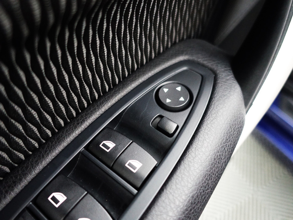 
BMW 1-serie 116d High Executive Aut- NAP 60 DKM, Navi, Led, Clima, Cruise, Dynamic Select, Keyless vol									