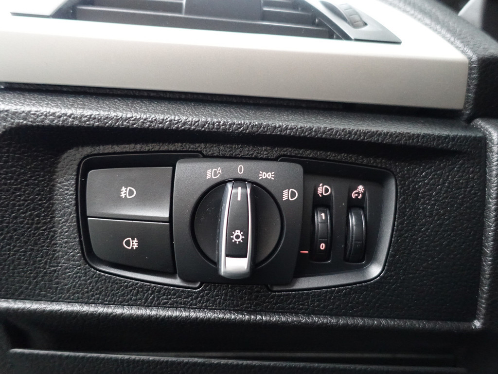 
BMW 1-serie 116d High Executive Aut- NAP 60 DKM, Navi, Led, Clima, Cruise, Dynamic Select, Keyless vol									