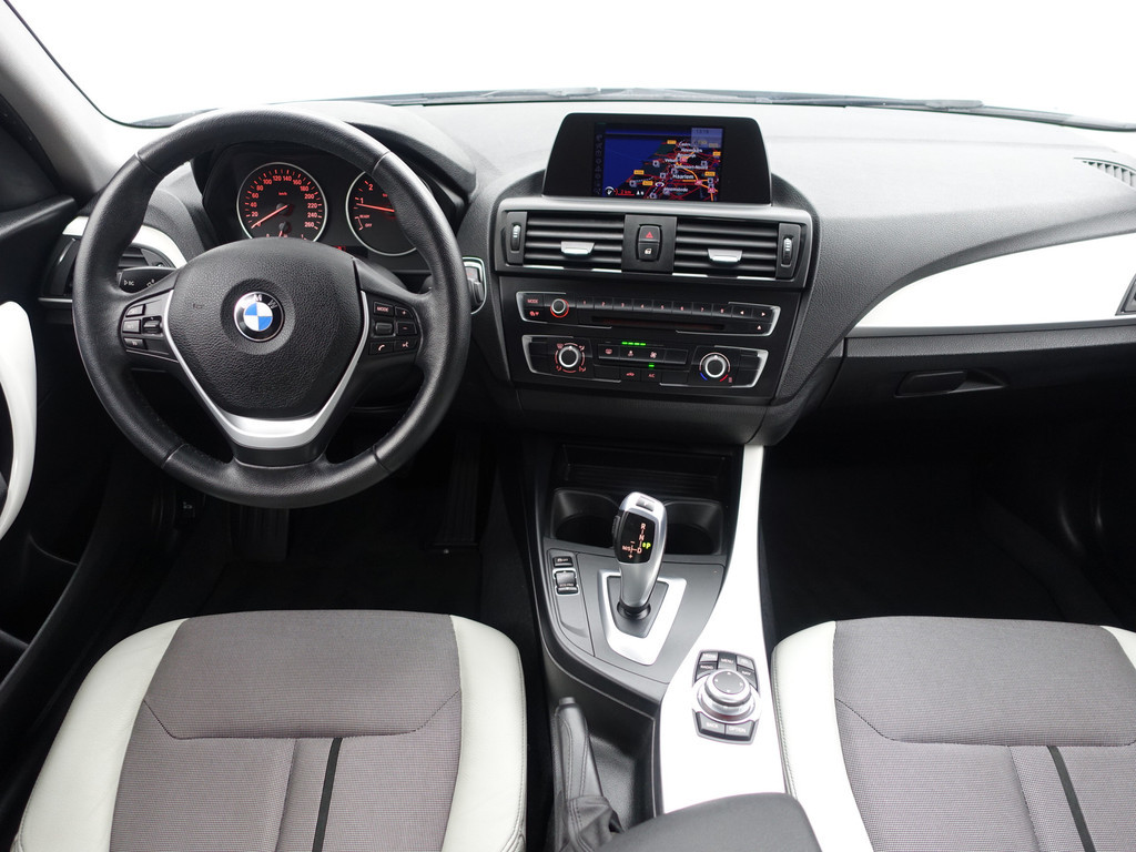 
BMW 1-serie 116i High Executive Sport- Xenon Led, Park Assist, Sport Interieur, Sfeerverlichting, Dynamic Select vol									