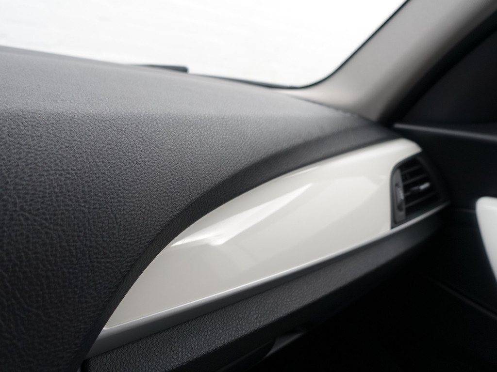 
BMW 1-serie 116i High Executive Sport- Xenon Led, Park Assist, Sport Interieur, Sfeerverlichting, Dynamic Select vol									