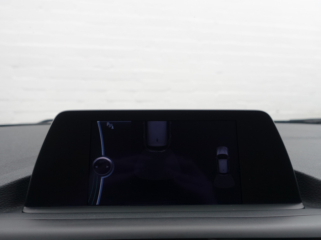 
BMW 1-serie 116i High Executive Sport- Xenon Led, Park Assist, Sport Interieur, Sfeerverlichting, Dynamic Select vol									