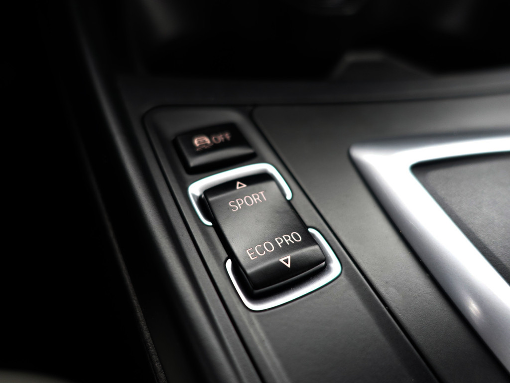 
BMW 1-serie 116i High Executive Sport- Xenon Led, Park Assist, Sport Interieur, Sfeerverlichting, Dynamic Select vol									