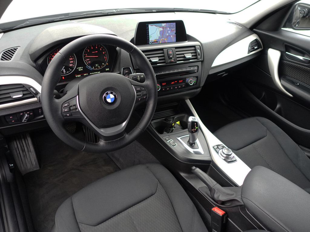 
								BMW 1-serie 116i High Executive Aut- Xenon Led, Park Assist, Dynamic Select, Navi, Clima, Cruise vol									