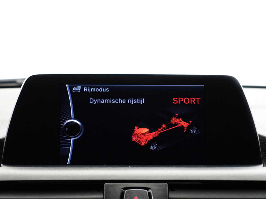 
								BMW 1-serie 116i High Executive Aut- Xenon Led, Park Assist, Dynamic Select, Navi, Clima, Cruise vol									