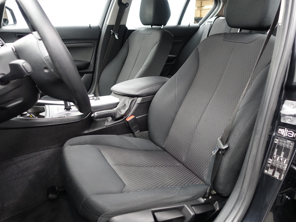 
								BMW 1-serie 116i High Executive Aut- Xenon Led, Park Assist, Dynamic Select, Navi, Clima, Cruise vol									