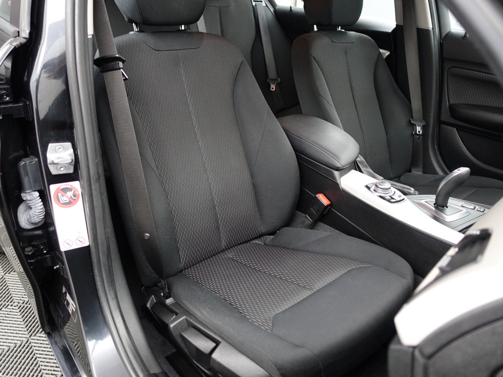 
								BMW 1-serie 116i High Executive Aut- Xenon Led, Park Assist, Dynamic Select, Navi, Clima, Cruise vol									