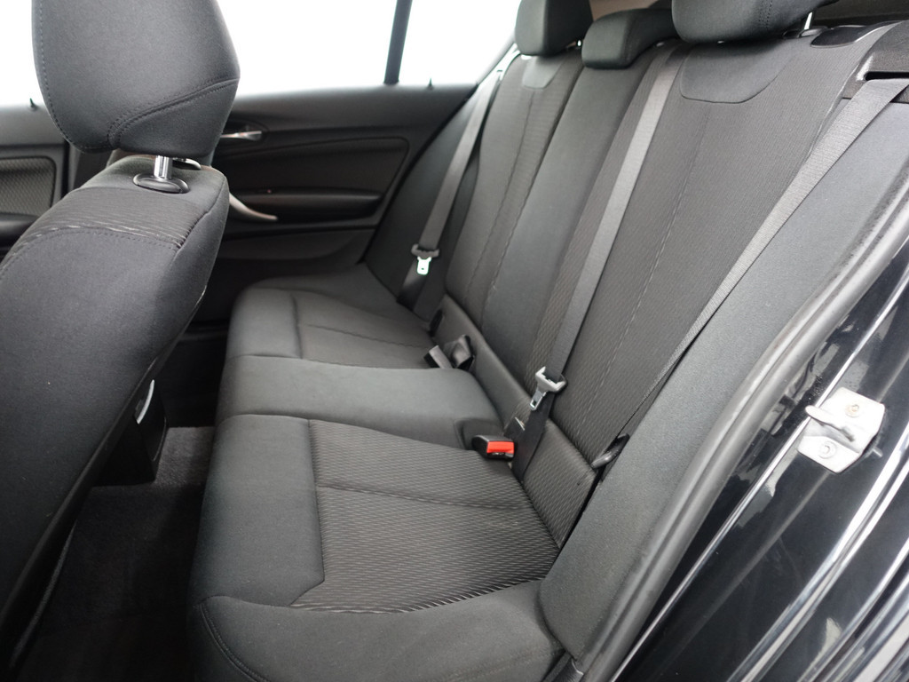 
								BMW 1-serie 116i High Executive Aut- Xenon Led, Park Assist, Dynamic Select, Navi, Clima, Cruise vol									