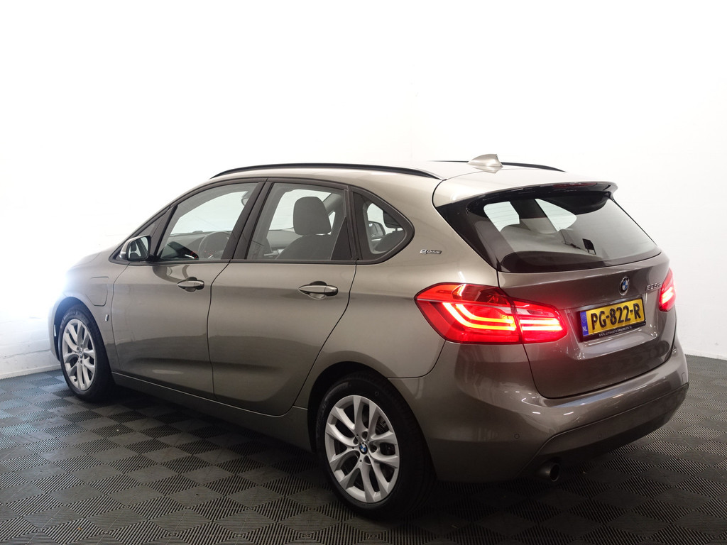 
BMW 2 Serie Active Tourer 225xe iPerformance High Executive Aut- Park Assist, Xenon Led, Leder, Navi, Clima, Dynamic Select vol									