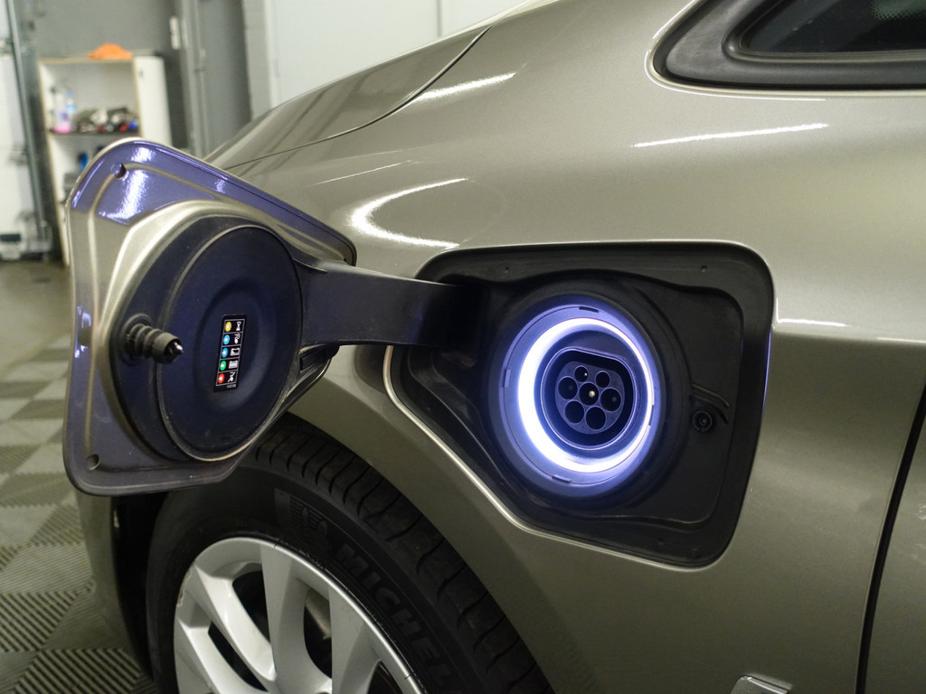 
BMW 2 Serie Active Tourer 225xe iPerformance High Executive Aut- Park Assist, Xenon Led, Leder, Navi, Clima, Dynamic Select vol									