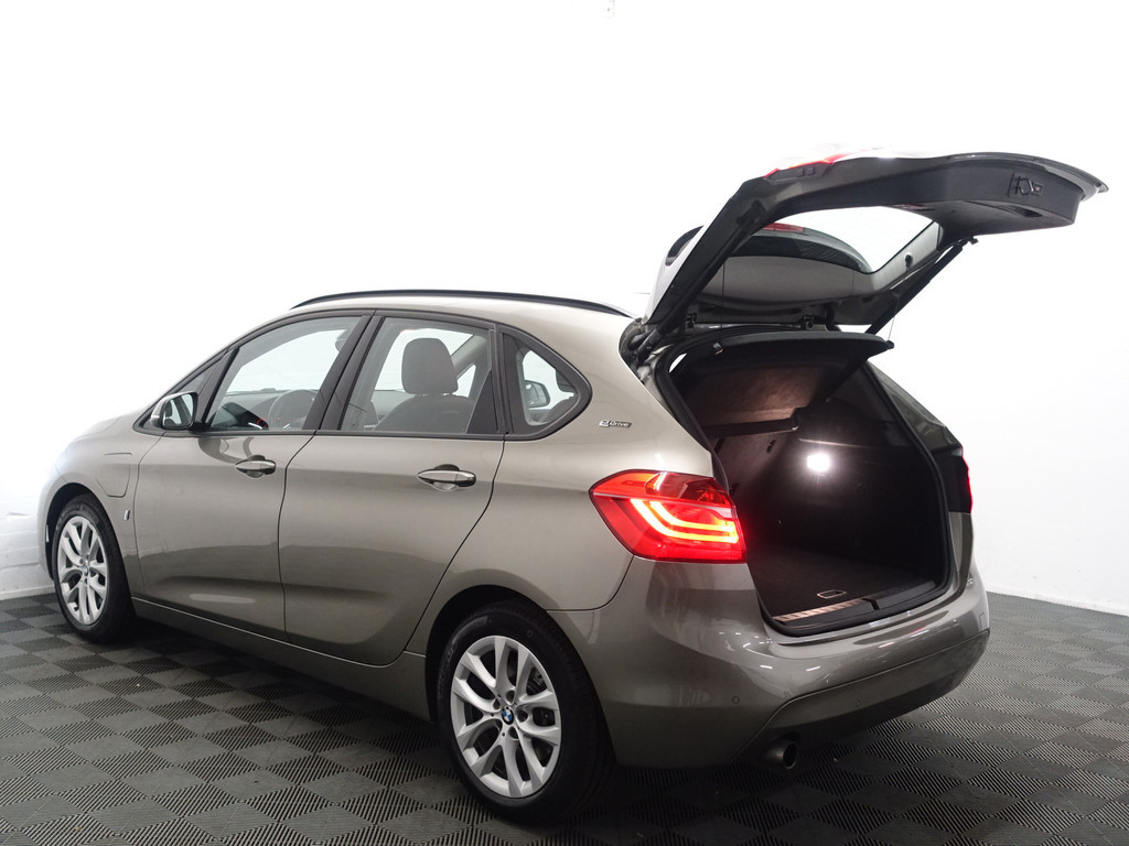 
BMW 2 Serie Active Tourer 225xe iPerformance High Executive Aut- Park Assist, Xenon Led, Leder, Navi, Clima, Dynamic Select vol									