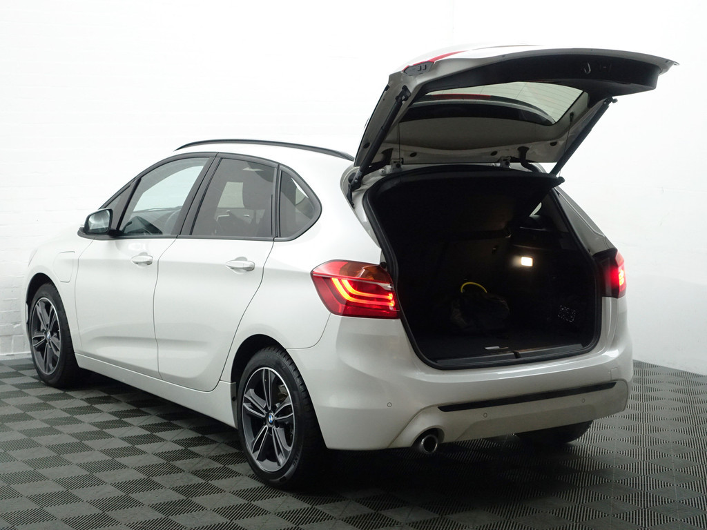 
								BMW 2 Serie Active Tourer 225xe iPerformance High Executive Aut- Xenon Led, Sport Interieur, Park Assist, Virtual Cockpit, Sfeerverlichting vol									