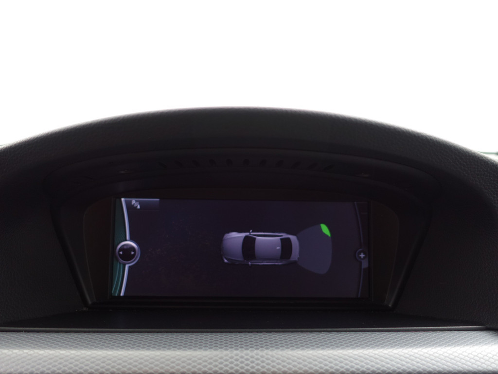 
BMW 3 Serie 318i M Sport Performance- Park Assist, Navi, Alcantara Sport Interieur, Clima, Cruise vol									