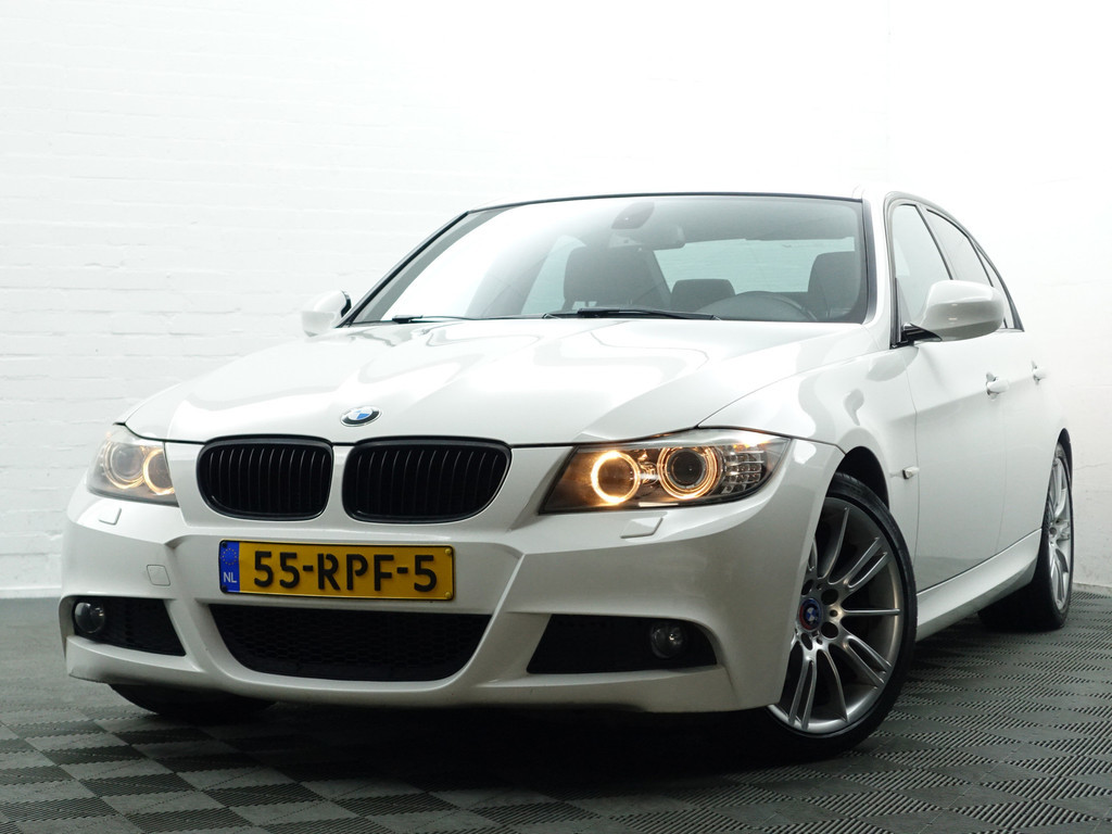 
BMW 3 Serie 318i M Sport Performance- Park Assist, Navi, Alcantara Sport Interieur, Clima, Cruise vol									