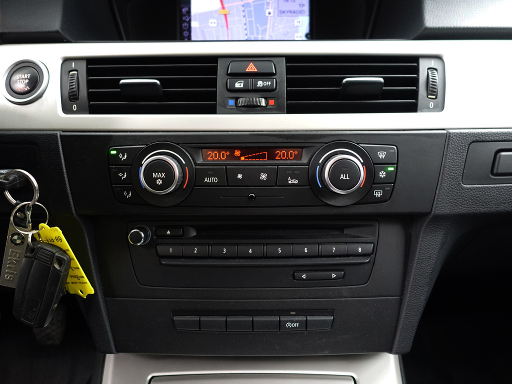 
								BMW 3 Serie 318i High Executive- NAP 103dkm, Dealer Onderhouden, Navi, Park Assist, Xenon vol									
