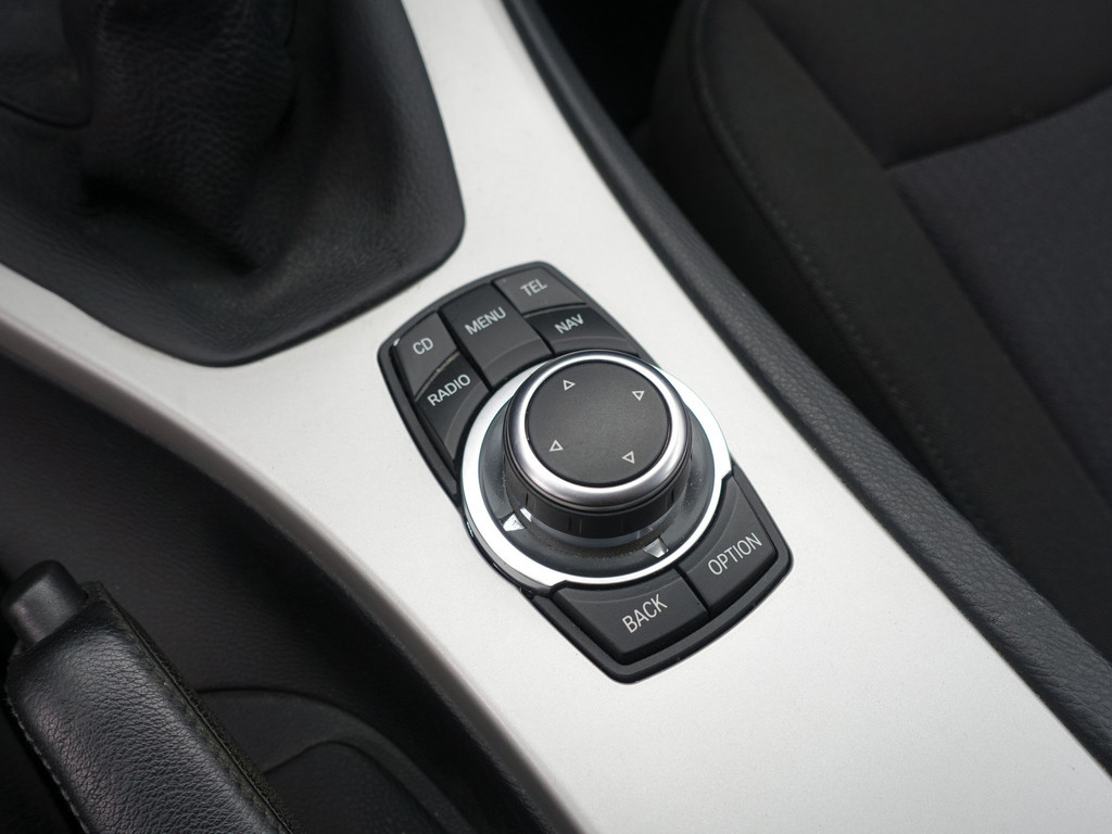 
								BMW 3 Serie 318i High Executive- NAP 103dkm, Dealer Onderhouden, Navi, Park Assist, Xenon vol									