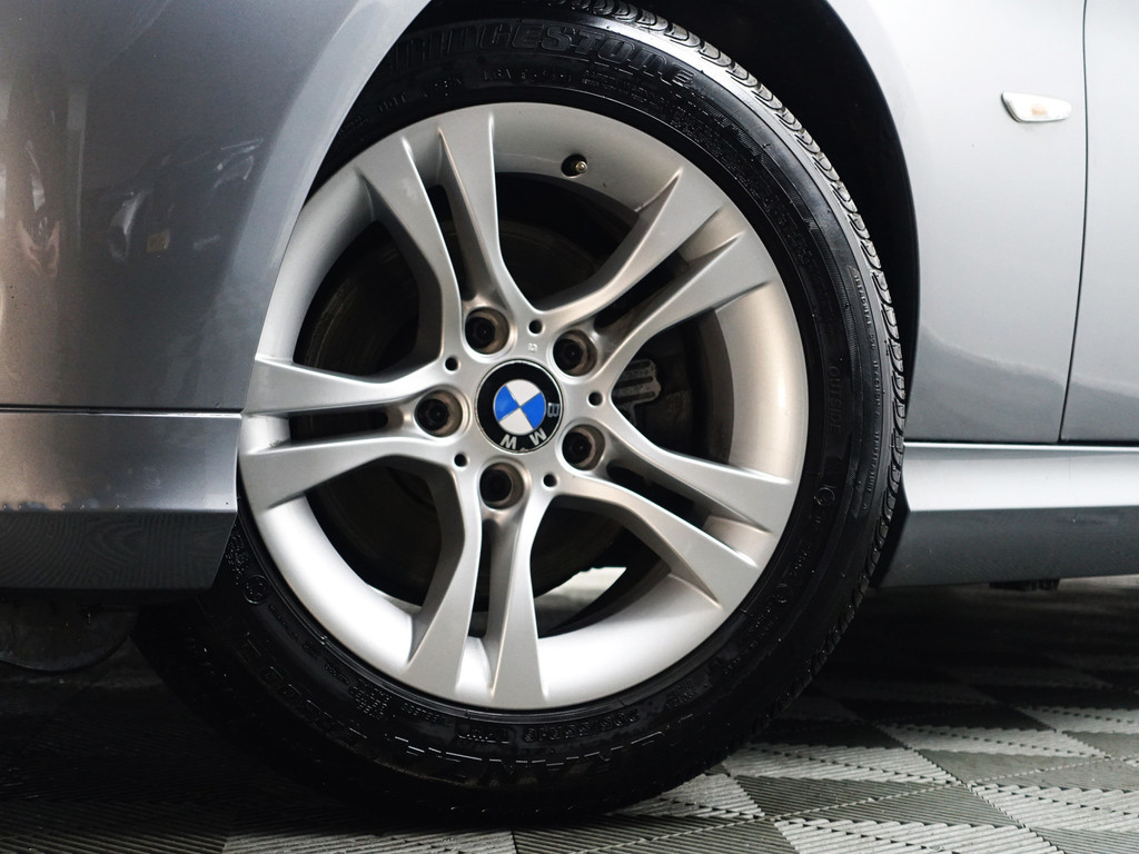 
								BMW 3 Serie 318i High Executive- NAP 103dkm, Dealer Onderhouden, Navi, Park Assist, Xenon vol									